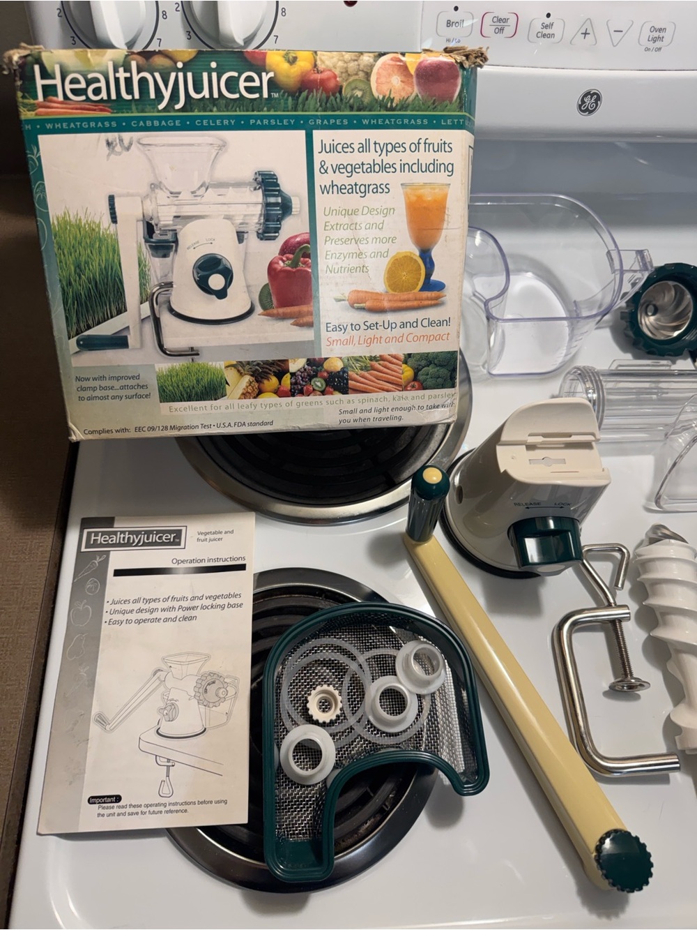 NWT& NIB Vintage HealthyJuicer fruit & veggie juicer. Original box and manual.
